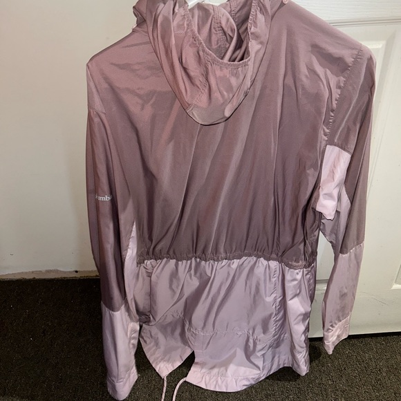 Ladies Columbia rain jacket - Picture 2 of 3